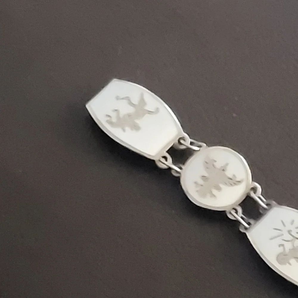 Ernie Donna Seppa Sterling Silver Mythological Good Luck Bracelet Pike Place MKT